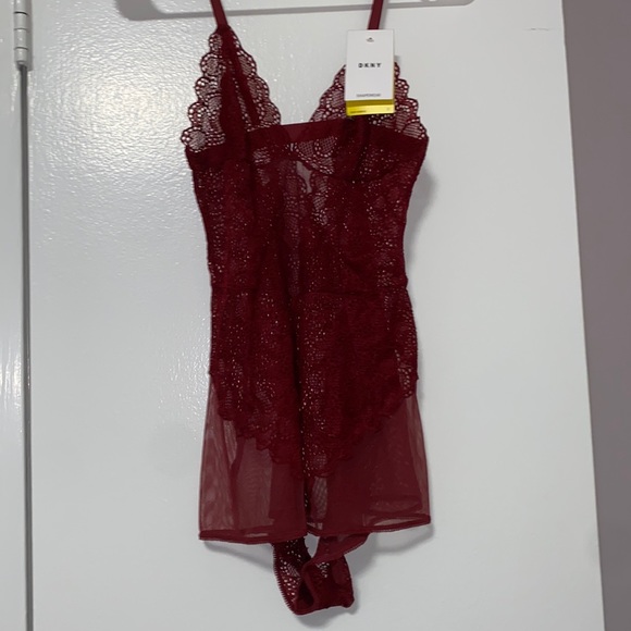 Size‎ M DKNY Teddy Romper in red lace - Picture 1 of 6
